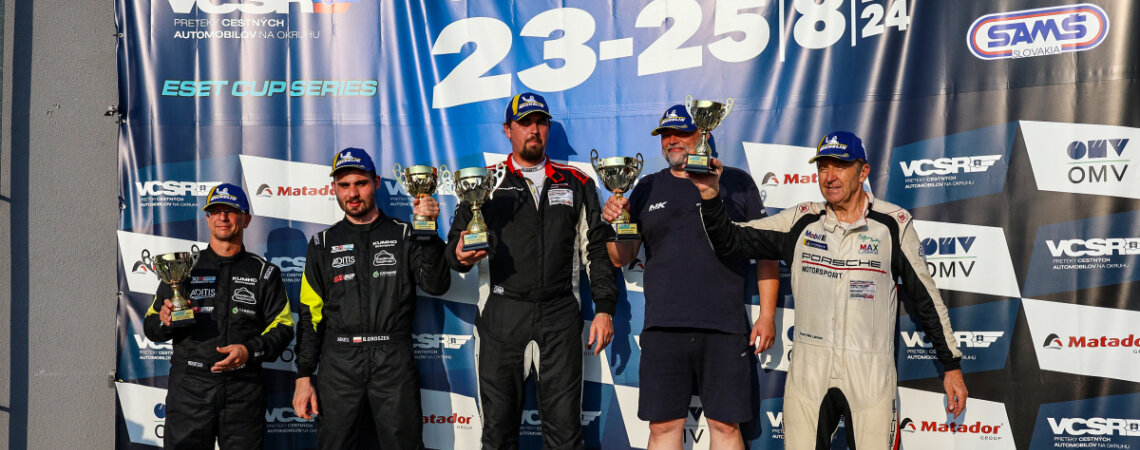 Další poháry s&nbsp;Porsche